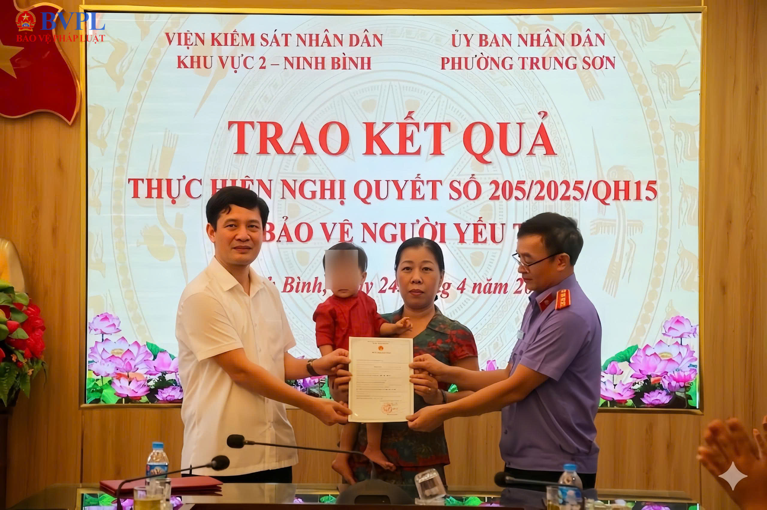 VKSND khu vực 2 - Ninh Bình kiến nghị cấp giấy khai sinh cho bé gái là con bị án