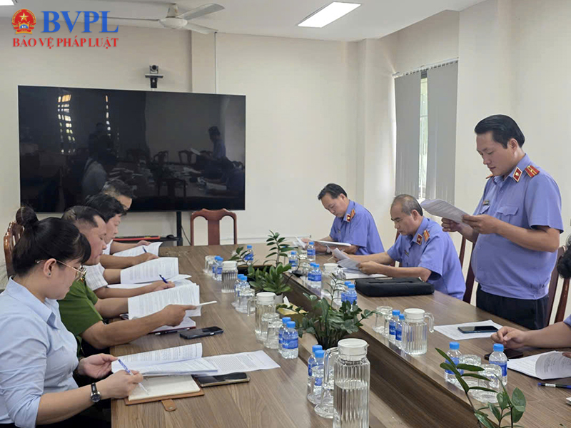 VKSND Khu vực 8 TP Hồ Chí Minh trực tiếp kiểm sát công tác THAHS tại UBND xã Bà Điểm