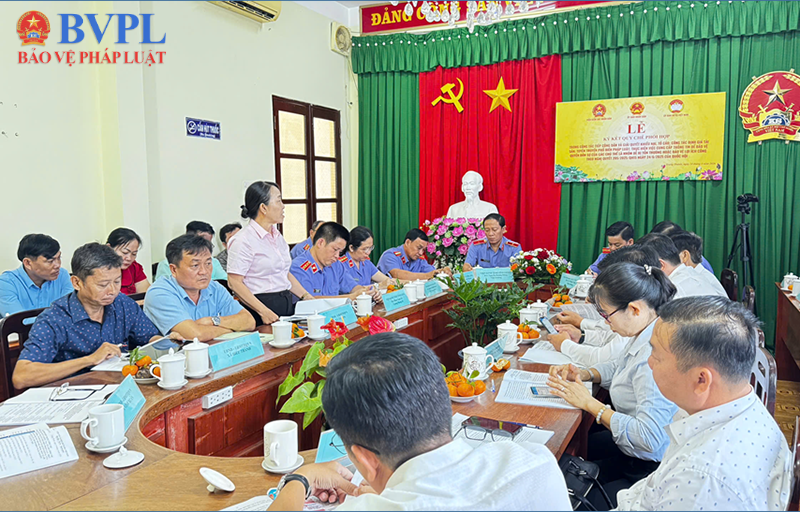 VKSND Khu vực 4 tỉnh Vĩnh Long ký kết Quy chế phối hợp với các đơn vị cấp xã