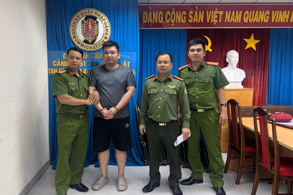 Lẩn trốn gần 3 năm, đối tượng tham ô bị bắt ngay tại sân bay