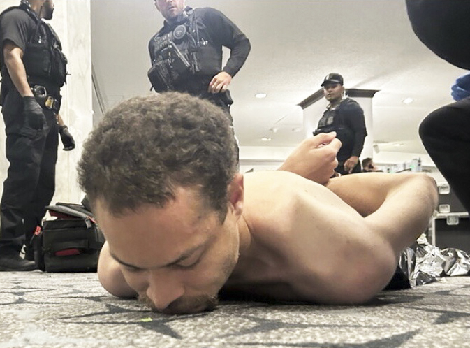 Ông Trump nói gì sau vụ nổ súng trong dạ tiệc truyền thông của Nhà Trắng