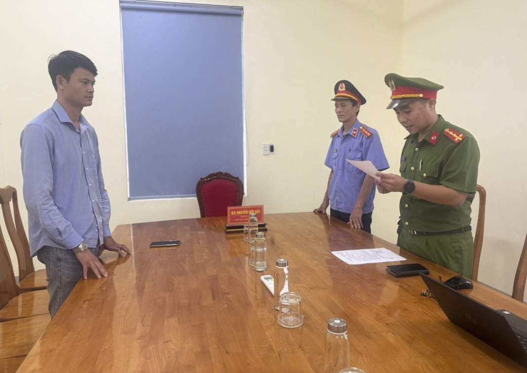 Phê chuẩn khởi tố đối tượng sản xuất nước tăng lực giả