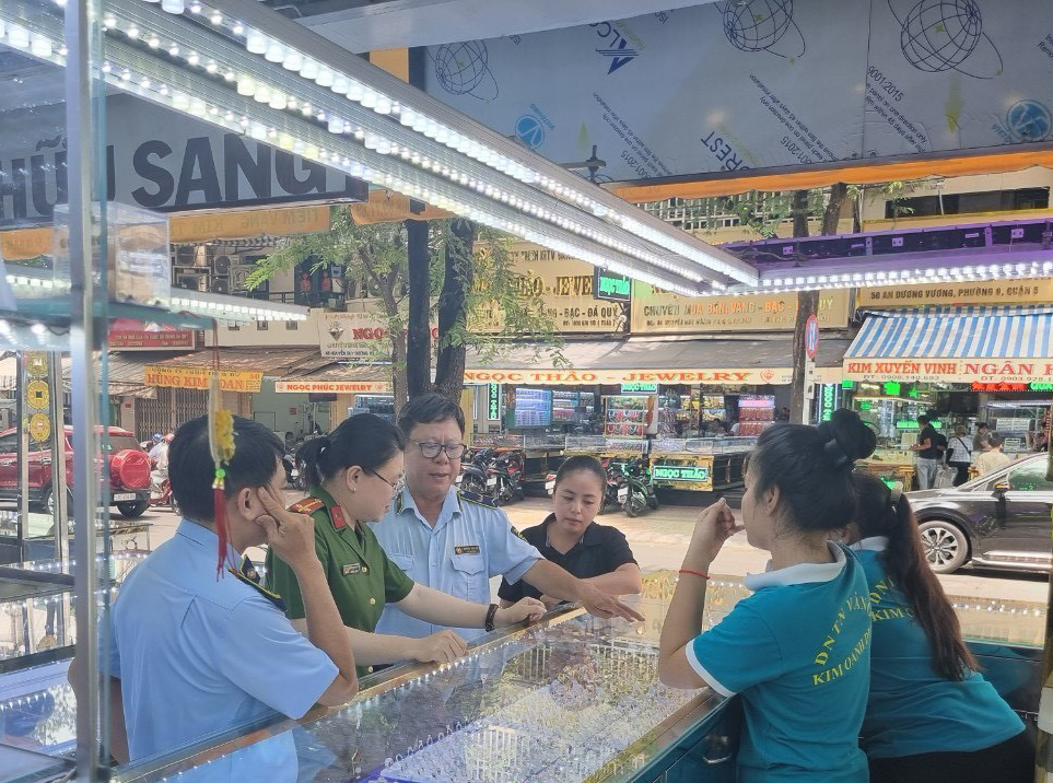 Nhiều doanh nghiệp, cơ sở kinh doanh vàng ở TP HCM bị xử phạt