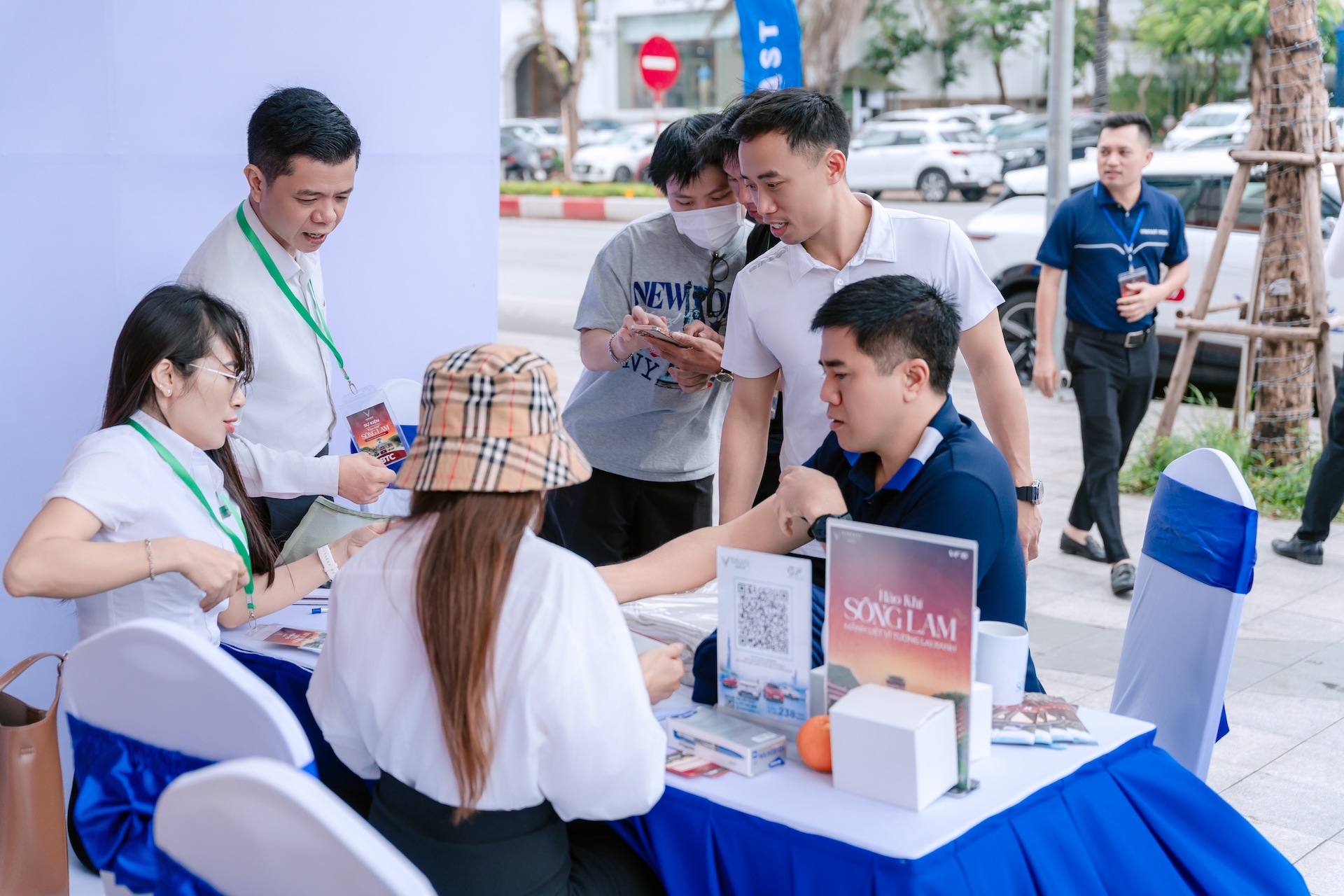 VinFast VF6 Tâm điểm hút khách tại “Hào khí sông Lam”