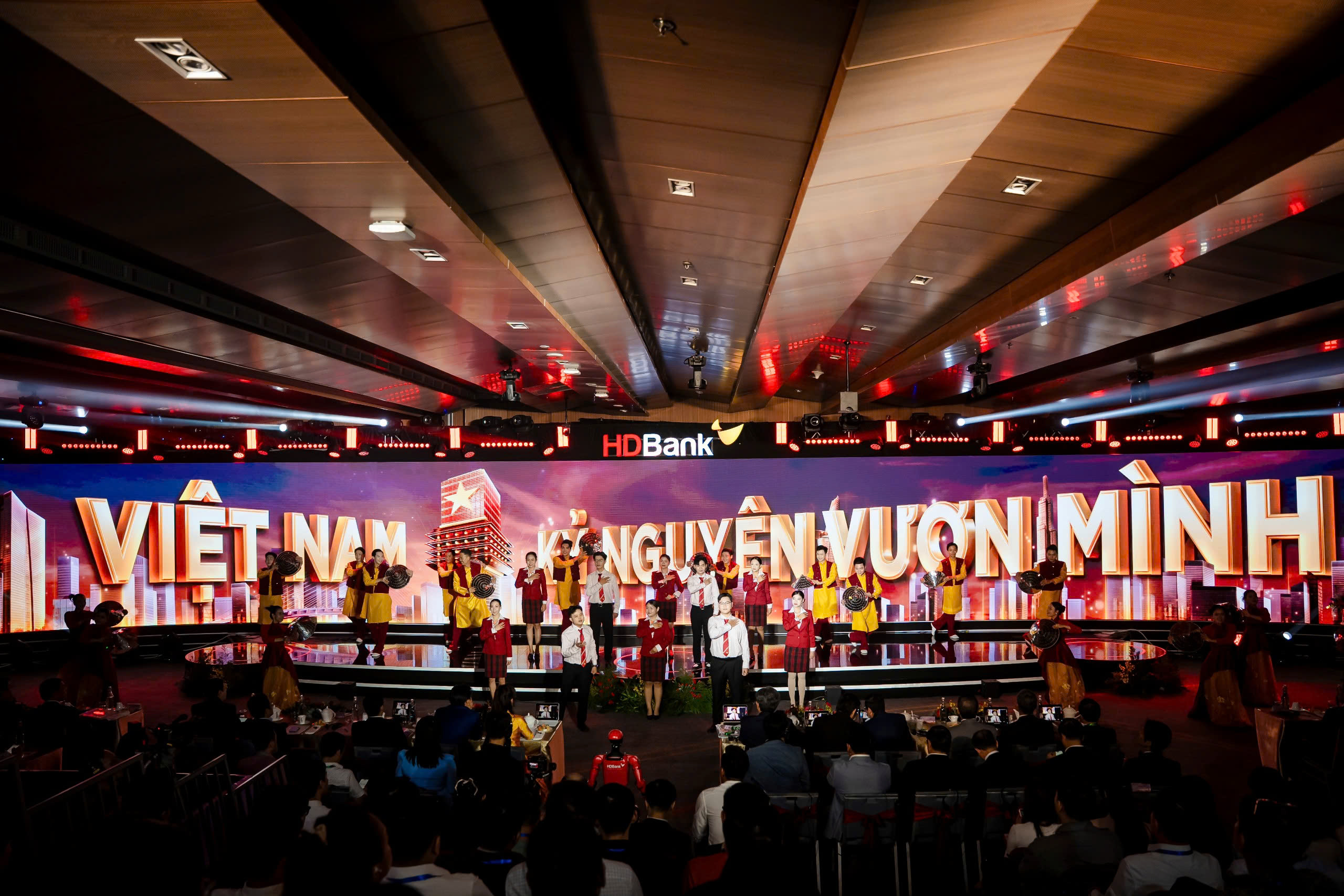 ĐHĐCĐ HDBank 2026 Lợi nhuận kế hoạch tăng 41 , quy mô tiệm cận 1,2 triệu tỉ đồng