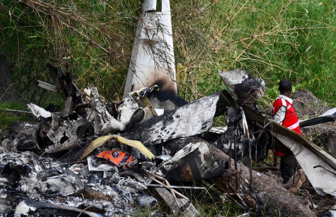 Máy bay khách chở 14 người cháy thành than trong sự cố hàng không ở Nam Sudan