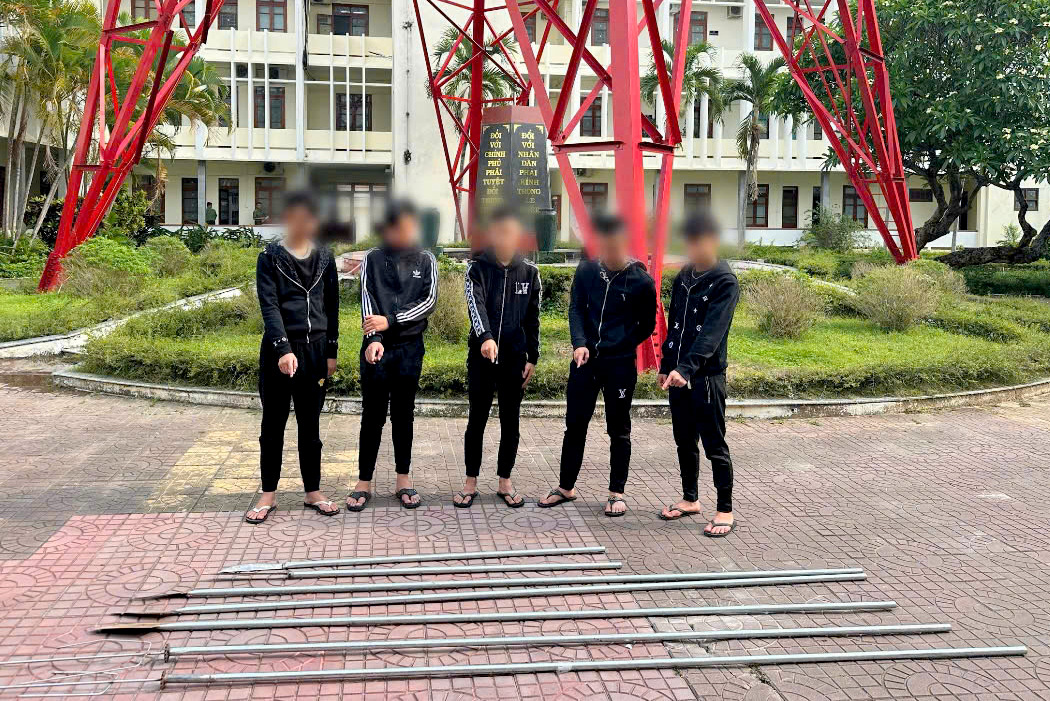 Cảnh báo hệ lụy từ trào lưu “câu view” nguy hiểm trên mạng xã hội