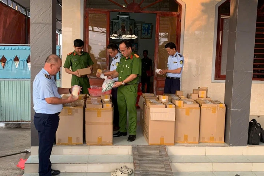 “Đột kích” cơ sở sản xuất kem trộn không phép ở Cần Thơ