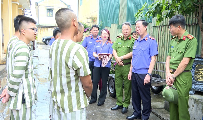 Phó Viện trưởng VKSND tối cao Trần Hải Quân kiểm tra công tác đặc xá tại Quảng Ninh