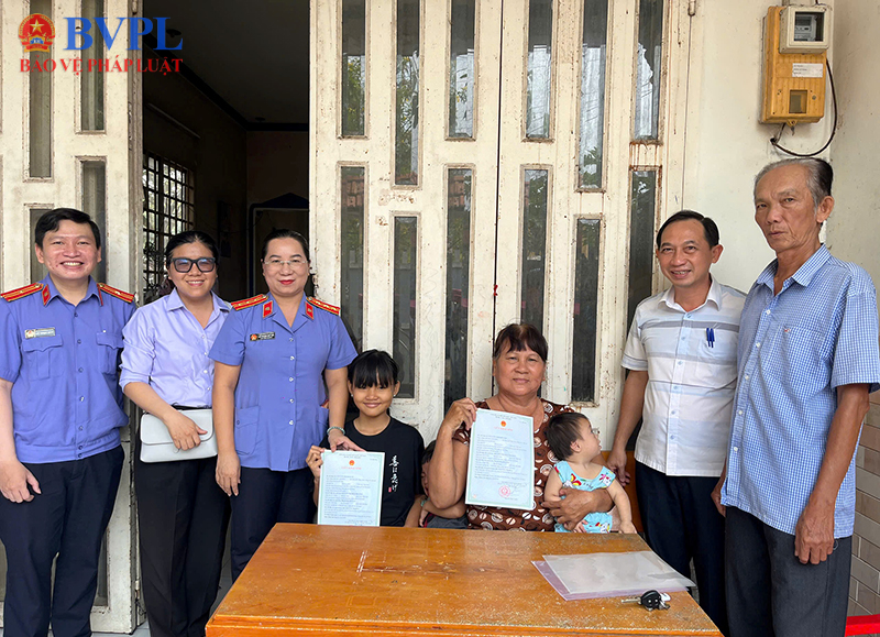 “Bị bỏ quên” quyền khai sinh, hai trẻ em được Viện kiểm sát bảo vệ kịp thời