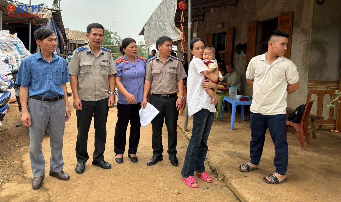 Viện kiểm sát nhân dân khu vực 10 - Thanh Hoá Kiểm sát việc thi hành án giao con dưới 12 tháng tuổi