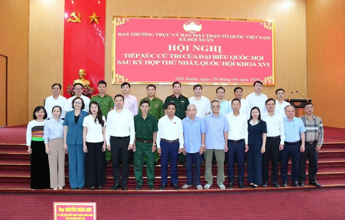 Cử tri kiến nghị hỗ trợ cán bộ, thu hút nhân lực trẻ tại vùng đặc biệt khó khăn