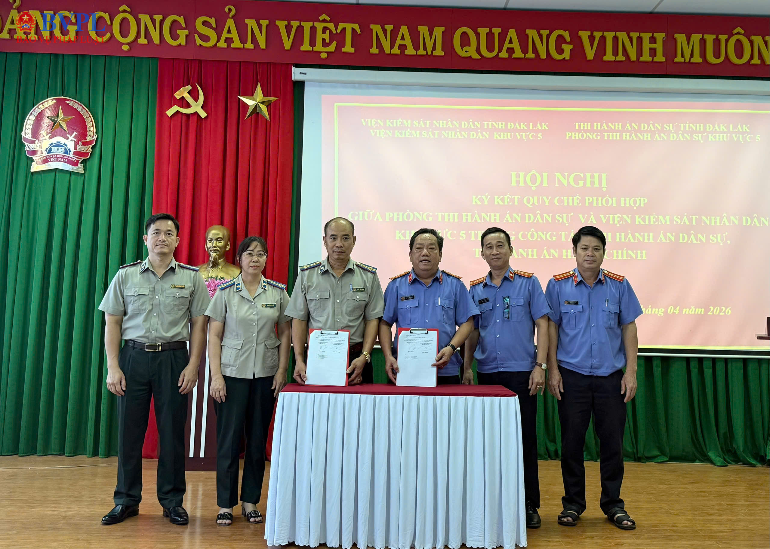 VKSND khu vực 5 – Đắk Lắk ký quy chế công tác thi hành án dân sự, thi hành án hành chính