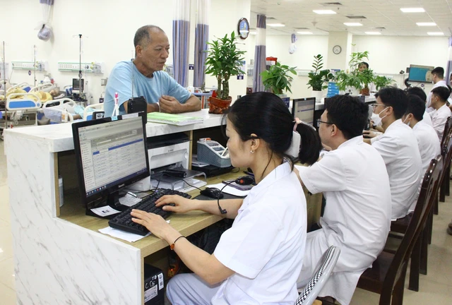 Đẩy mạnh cải cách thủ tục hành chính trong lĩnh vực y tế Tăng phân cấp, giảm thời gian cấp phép khám, chữa bệnh