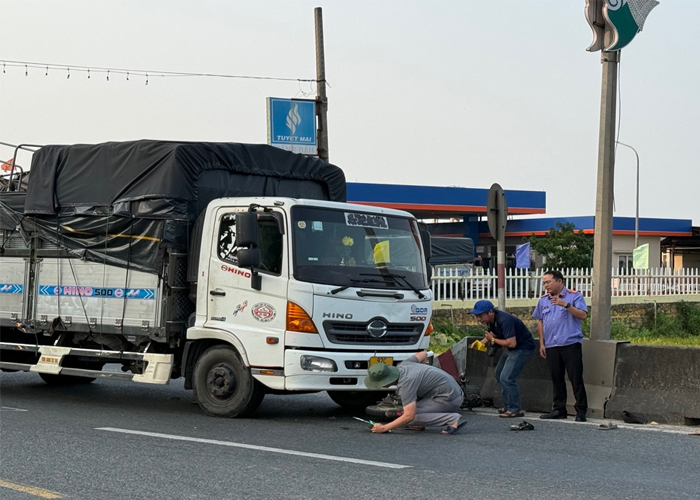 Kiểm sát khám nghiệm hiện trường vụ tai nạn giao thông