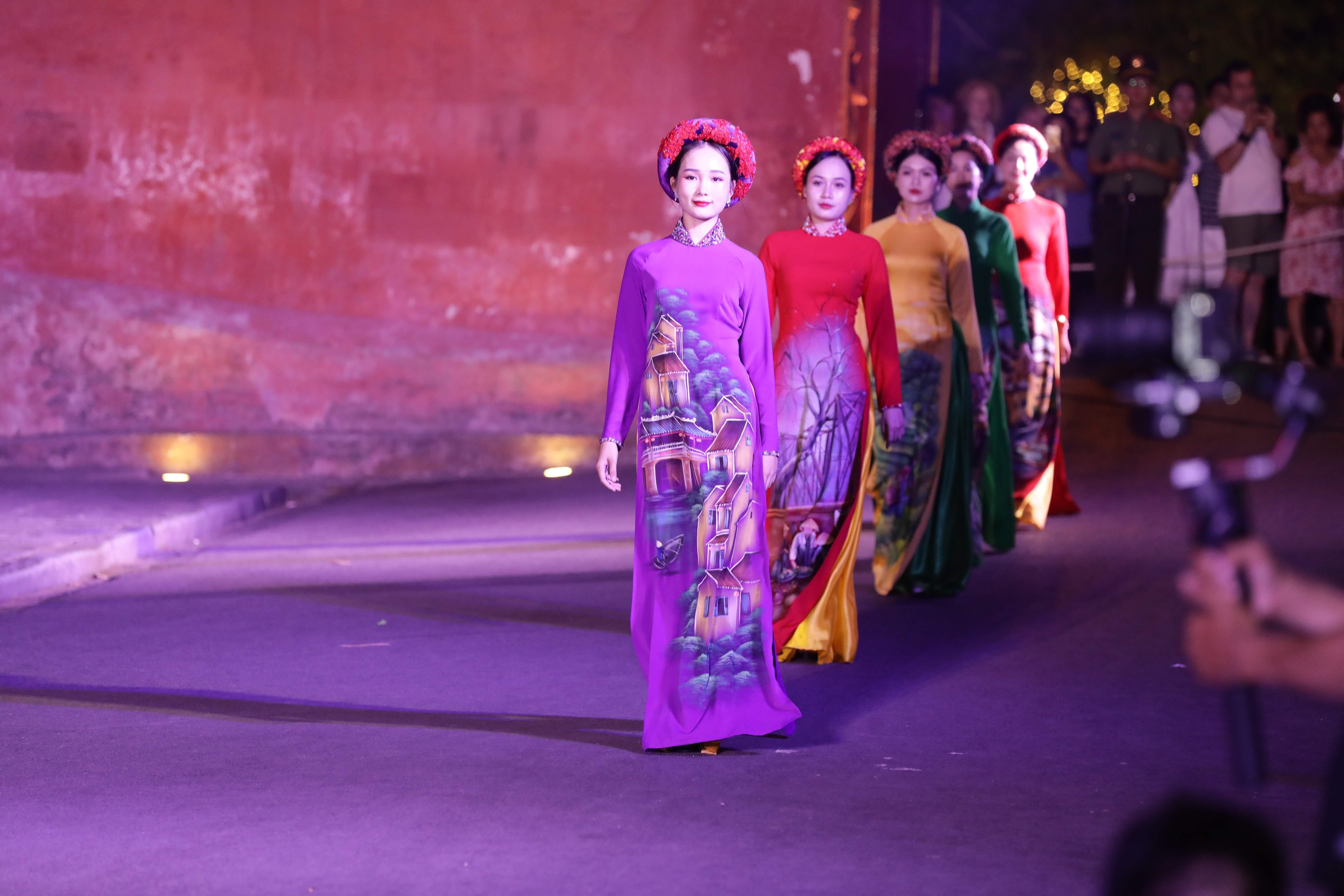 Hội An - Sắc màu của lụa