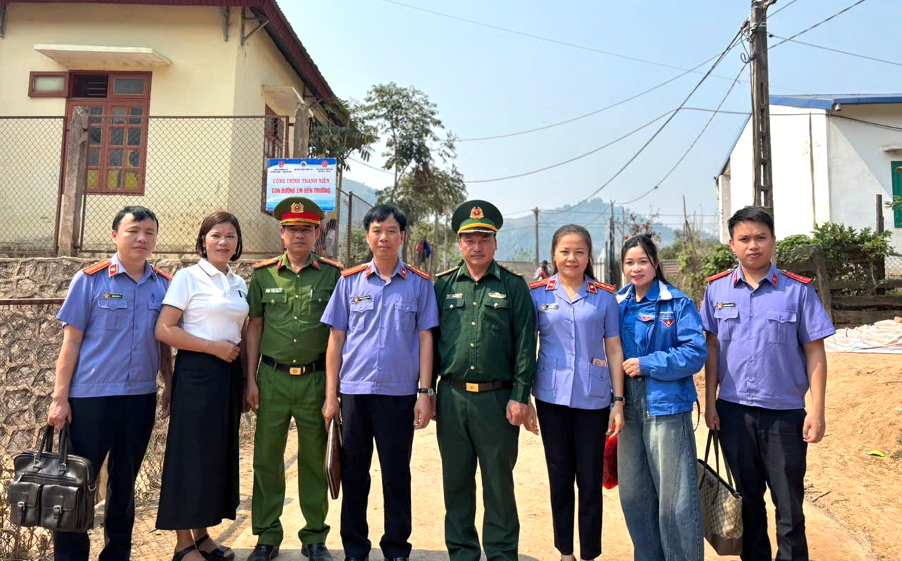 Con đường đến trường - gieo mầm tri thức nơi vùng cao biên giới
