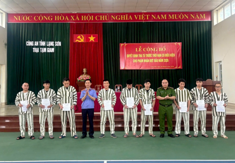 VKSND tỉnh Lạng Sơn kiểm sát công bố quyết định tha tù trước thời hạn có điều kiện đợt 1 năm 2026