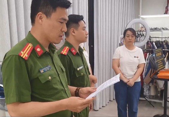 Truy tố “bà trùm” kinh doanh hàng hiệu online trốn thuế hơn 12,5 tỉ đồng