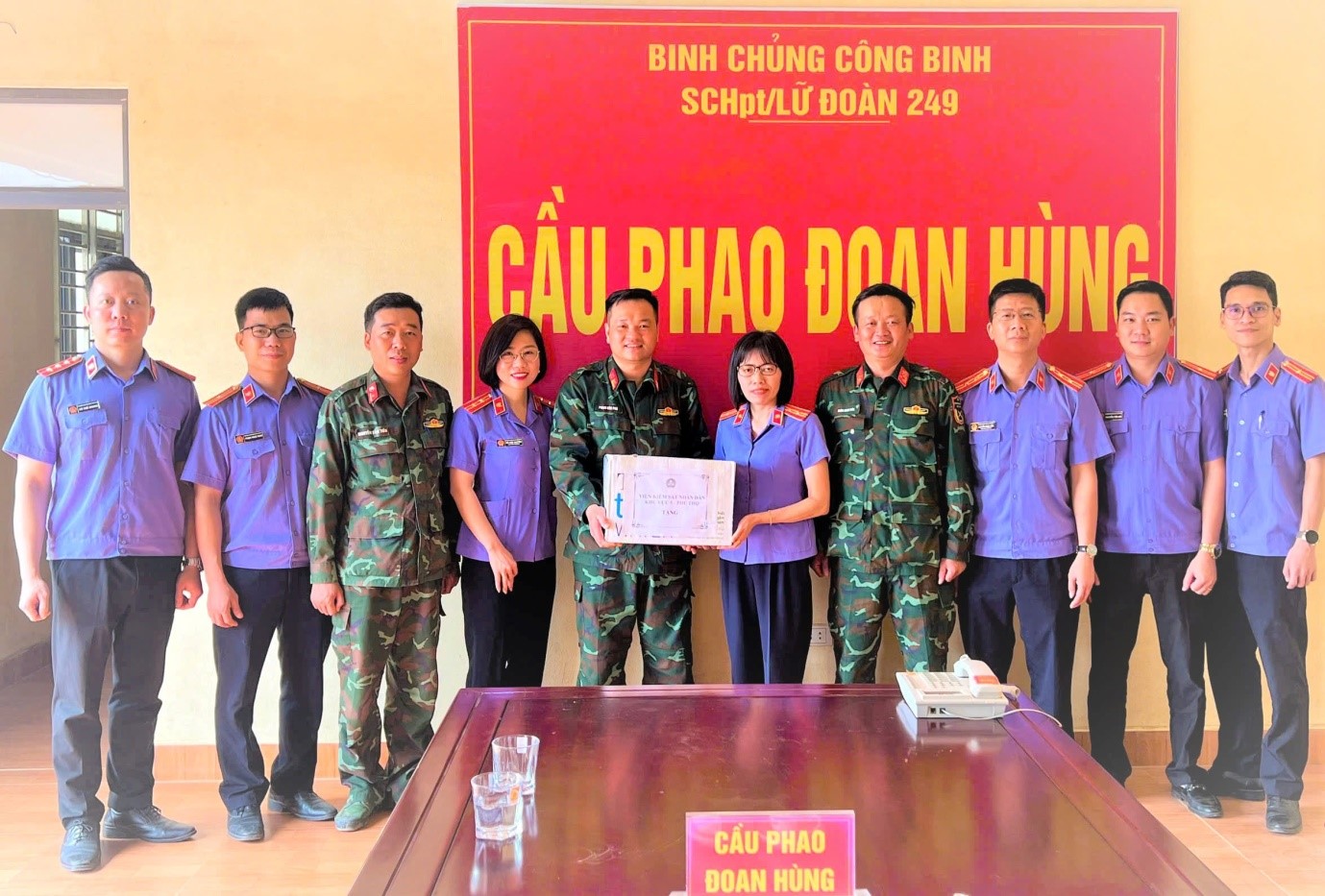 VKSND khu vực 5, tỉnh Phú Thọ thăm, tặng quà Lữ đoàn 249, Binh chủng Công binh