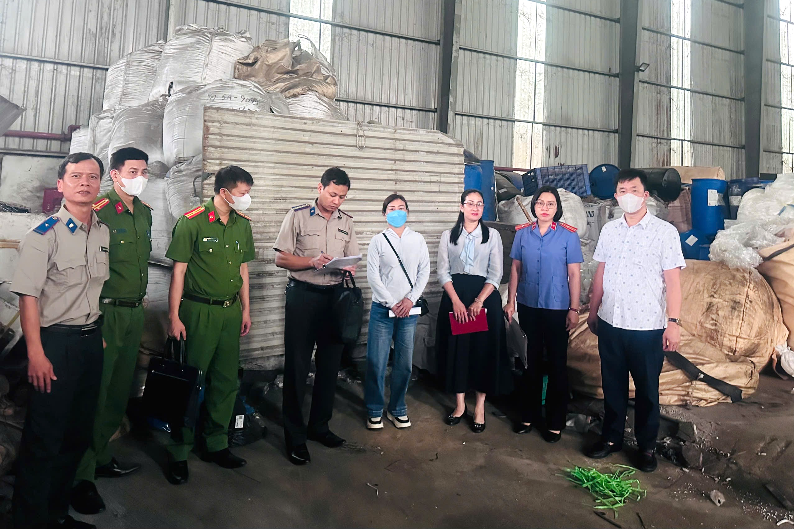 Kiểm sát chặt chẽ việc tiêu hủy vật chứng là chất thải nguy hại