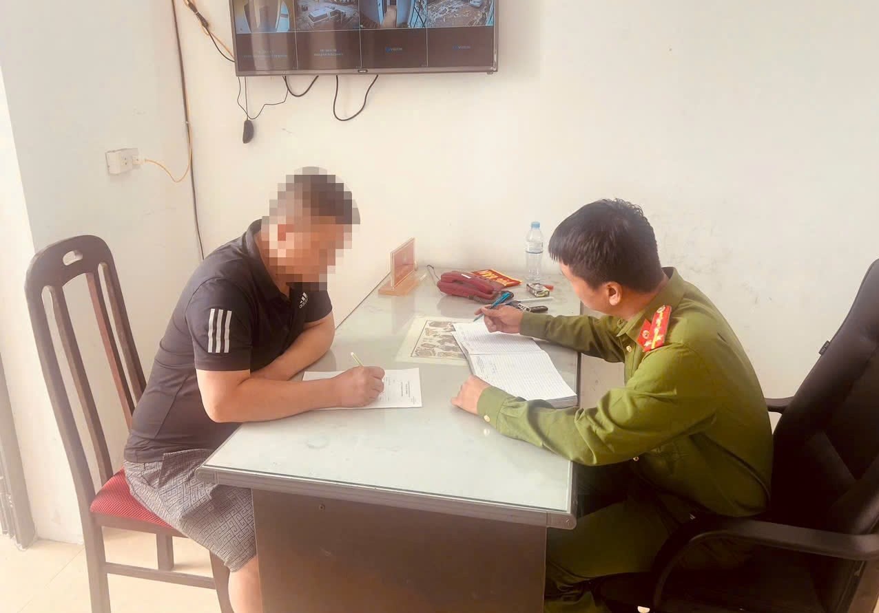 Từ mâu thuẫn của 2 học sinh tiểu học, một phụ nữ bị hành hung