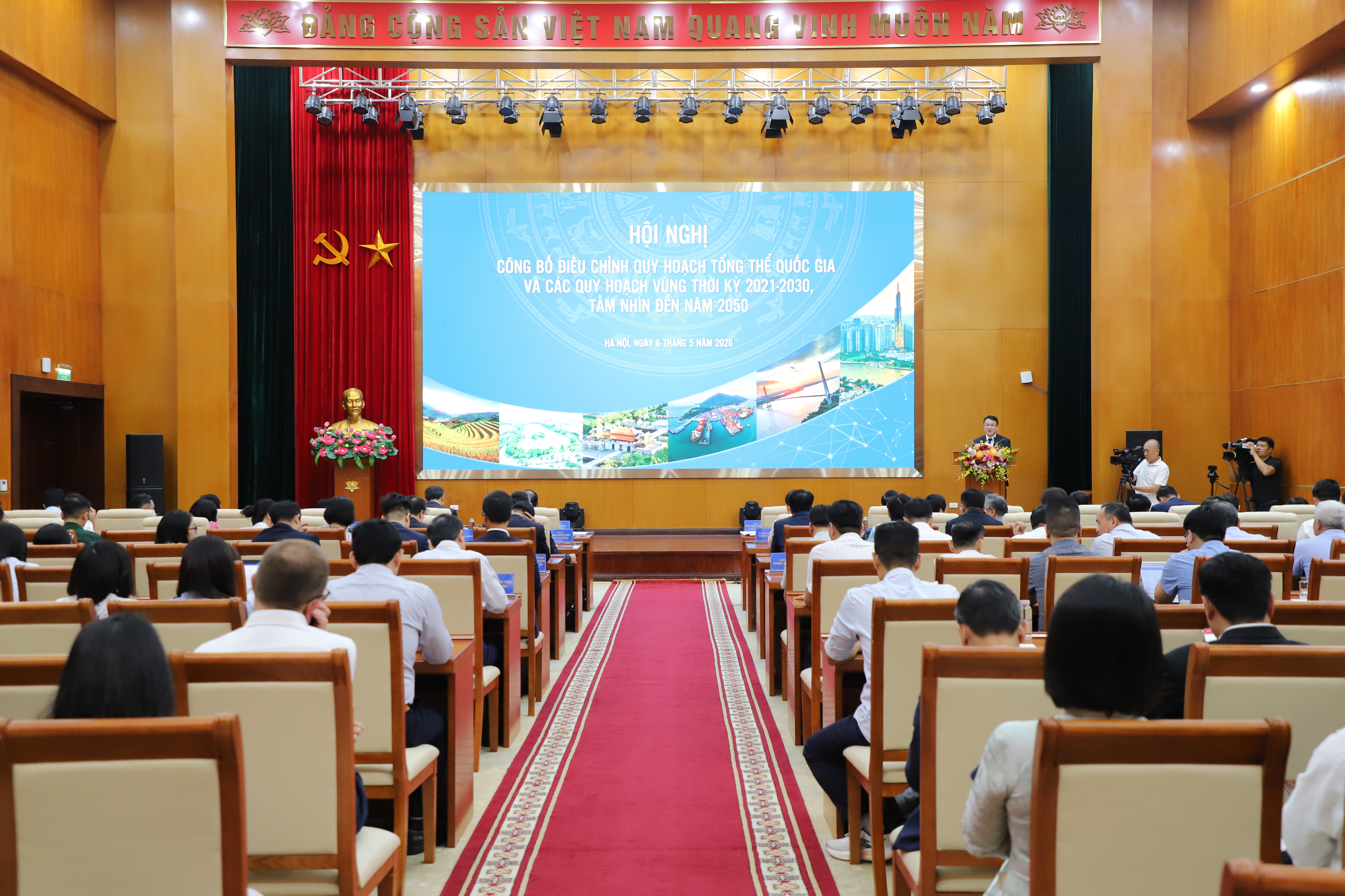 Điều chỉnh quy hoạch phải gắn với thực hiện mục tiêu tăng trưởng 2 con số