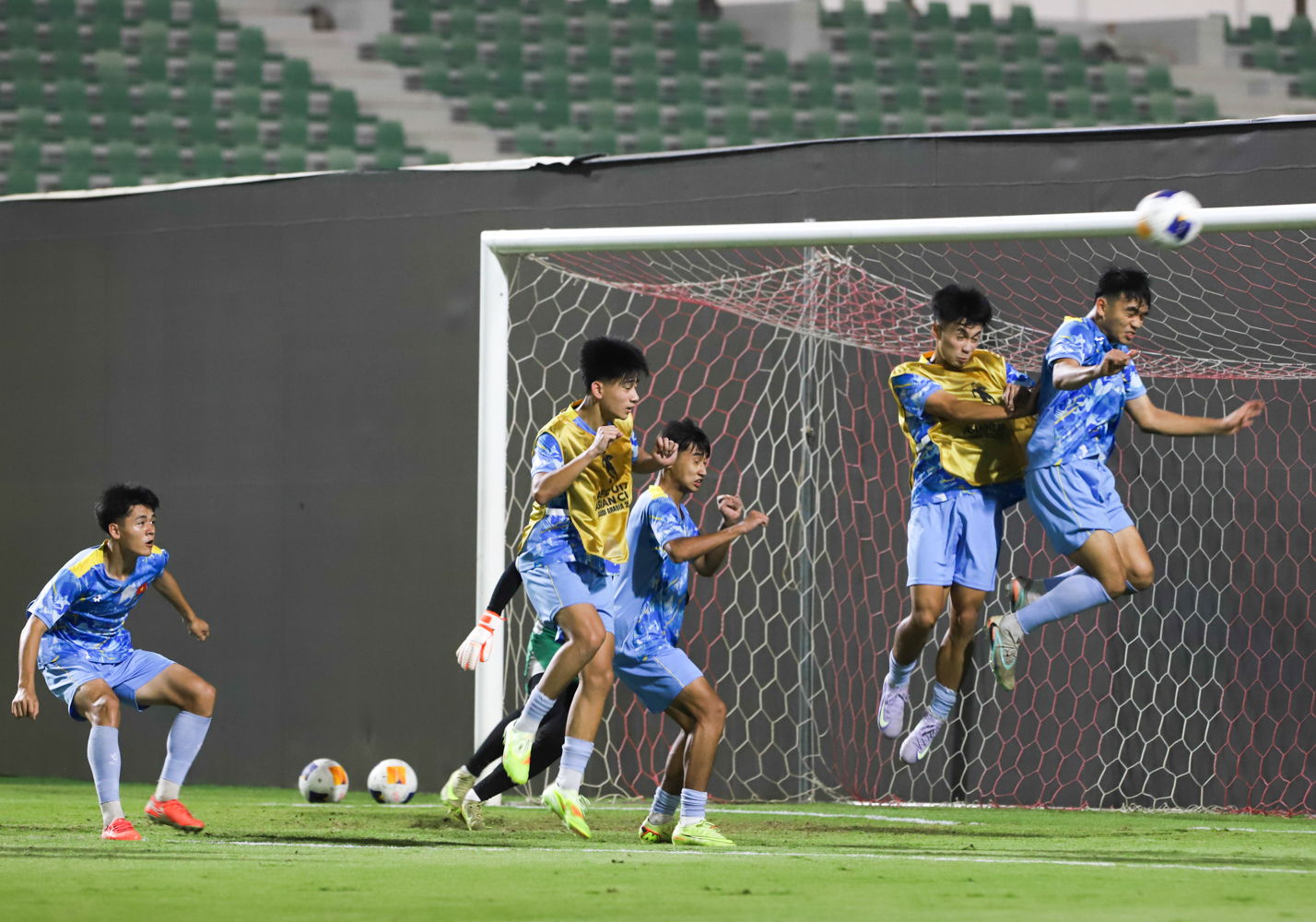 U17 Việt Nam tự tin ra biển lớn