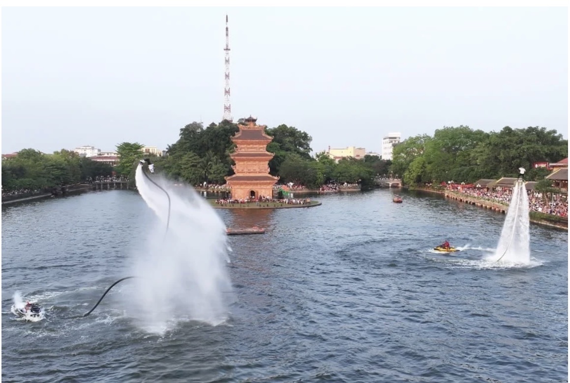 Làm rõ sự cố Flyboard trong quá trình thử nghiệm tại Hoa Lư