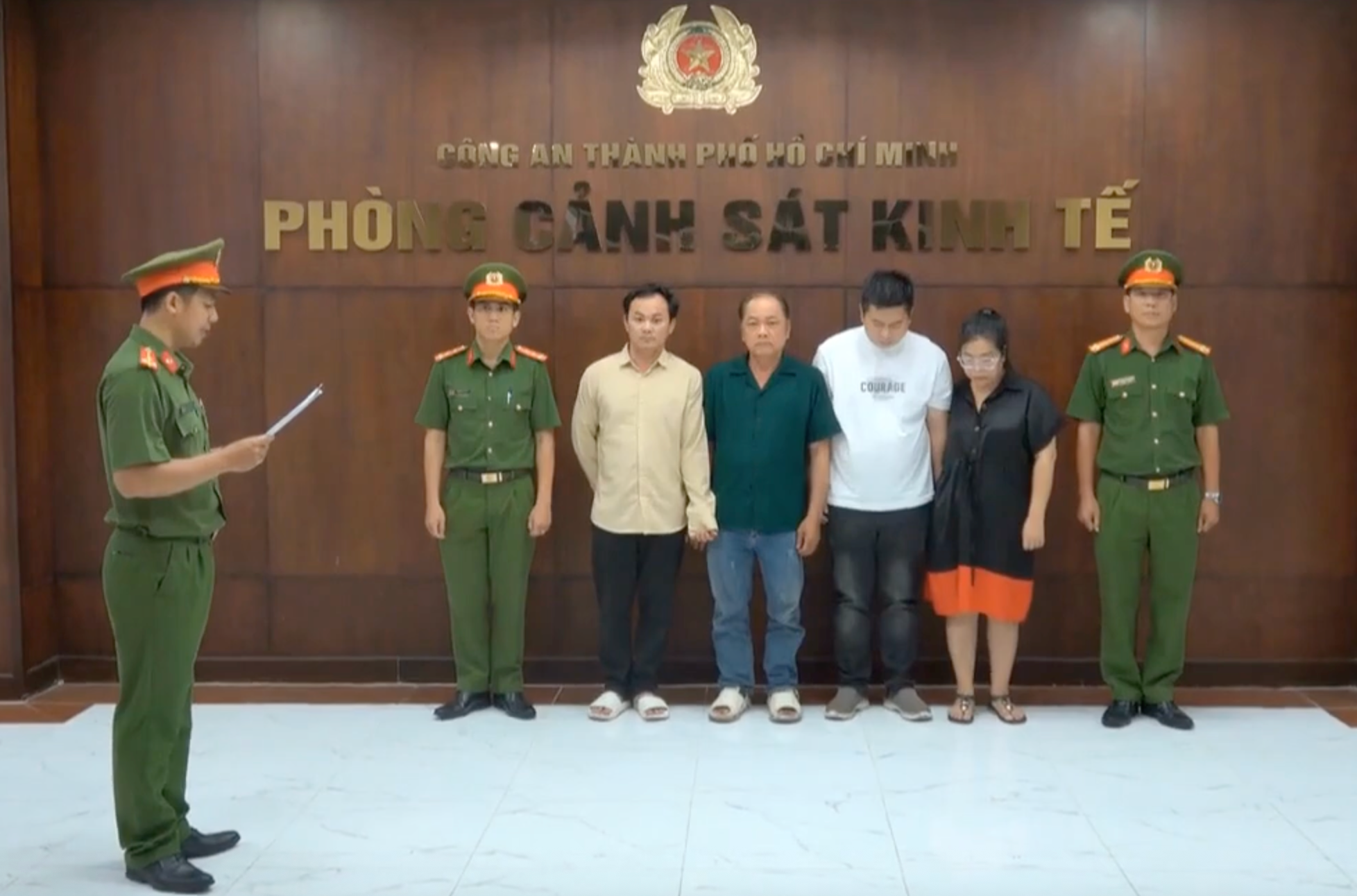Triệt phá đường dây sản xuất lương thực, thực phẩm giả từ acid công nghiệp