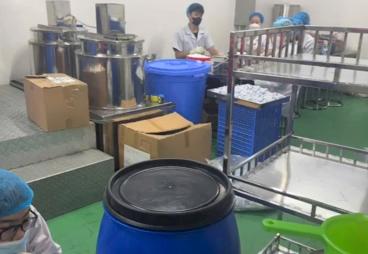 Khởi tố giám đốc doanh nghiệp sản xuất hàng giả