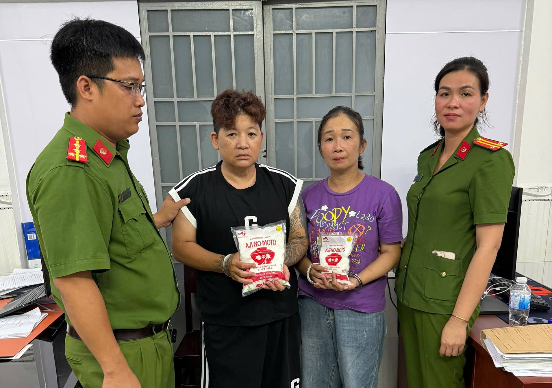 Khởi tố, bắt tạm giam 3 đối tượng sản xuất, buôn bán bột ngọt, hạt nêm giả quy mô lớn