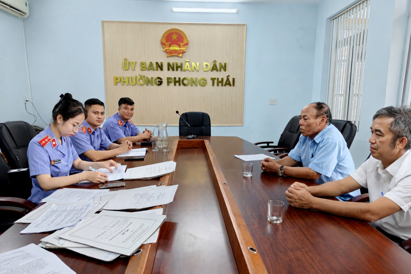 VKSND khu vực 3, TP Huế trực tiếp xác minh điều kiện thi hành án dân sự tại phường Phong Thái