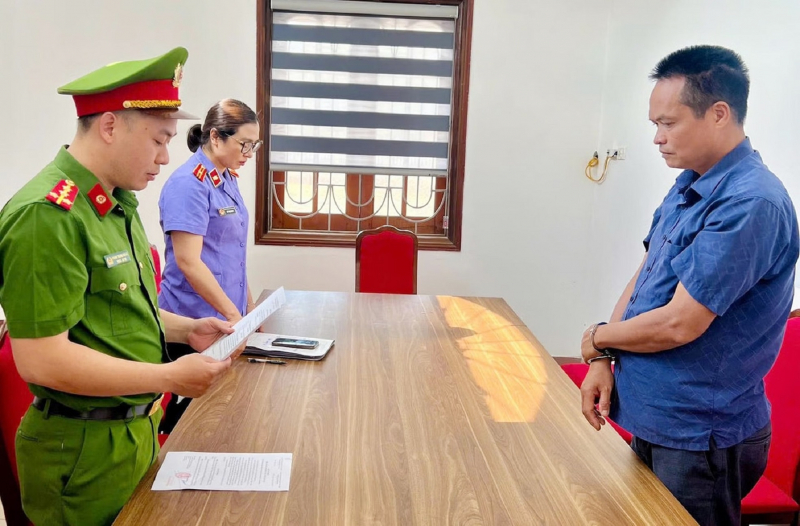 Cán bộ địa chính bị khởi tố vì nhận 250 triệu đồng “lo” thủ tục đất đai