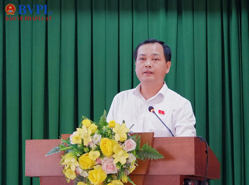 Đại biểu Quốc hội Lê Văn Đông lắng nghe nhiều kiến nghị về tư pháp, dân sinh