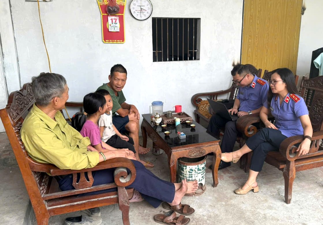 VKSND khu vực 4, tỉnh Phú Thọ kiến nghị bảo đảm quyền khai sinh, học tập cho 2 trẻ em