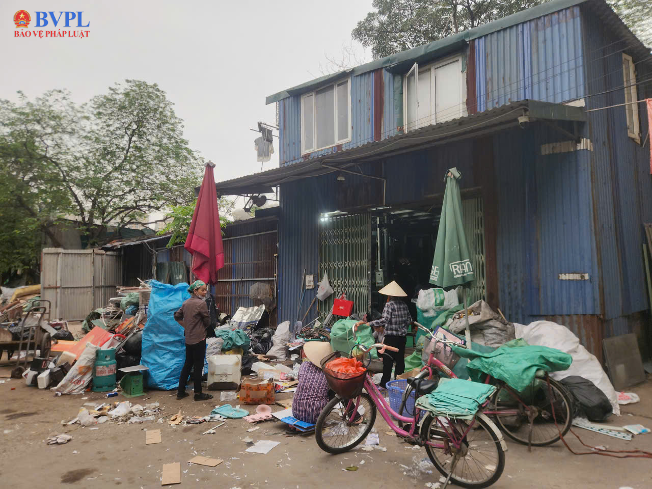 Những bãi phế liệu tự phát trở thành “điểm nóng” cháy nổ ở Hà Nội