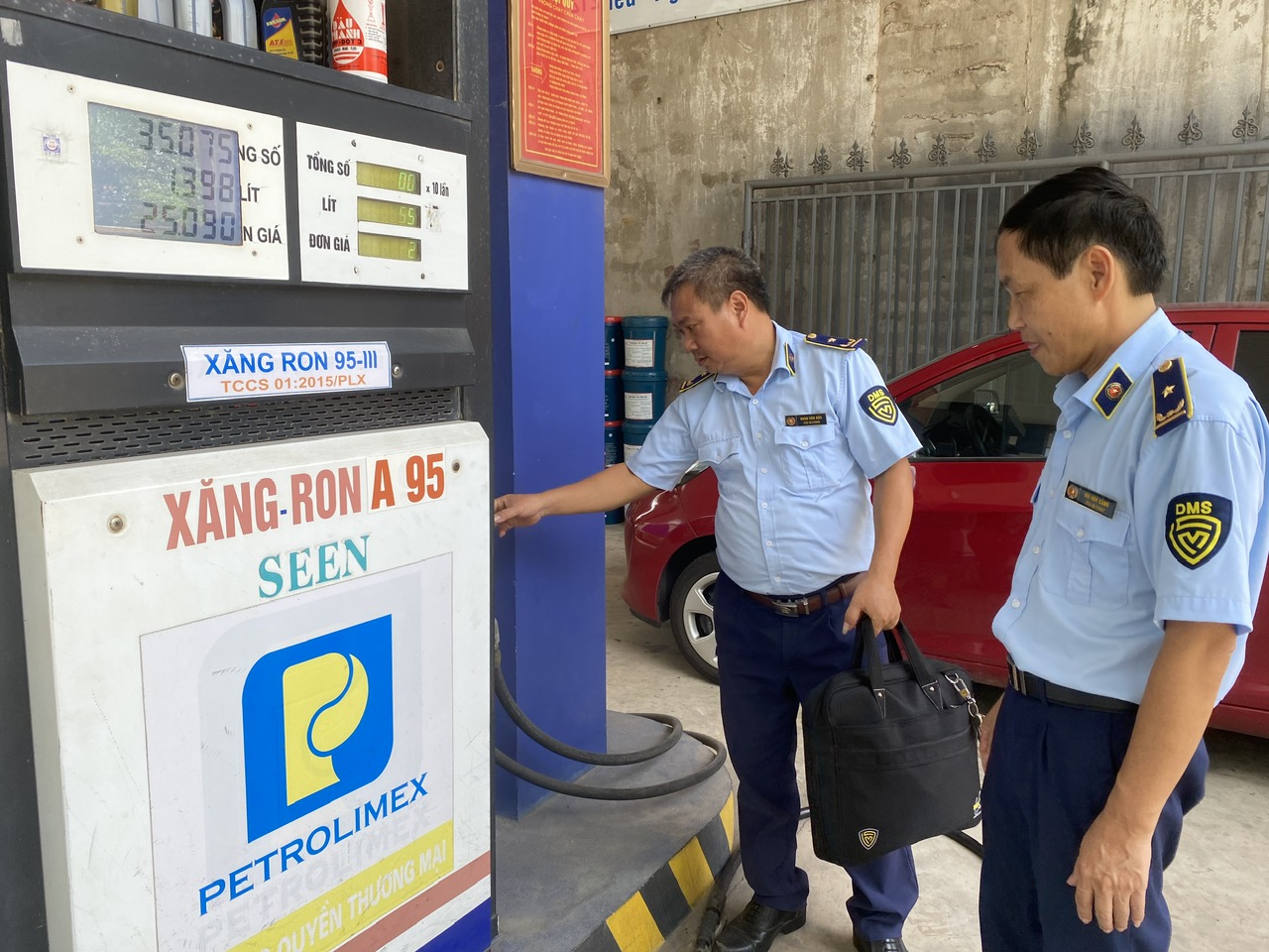 2 doanh nghiệp kinh doanh xăng dầu bị xử phạt 320 triệu đồng