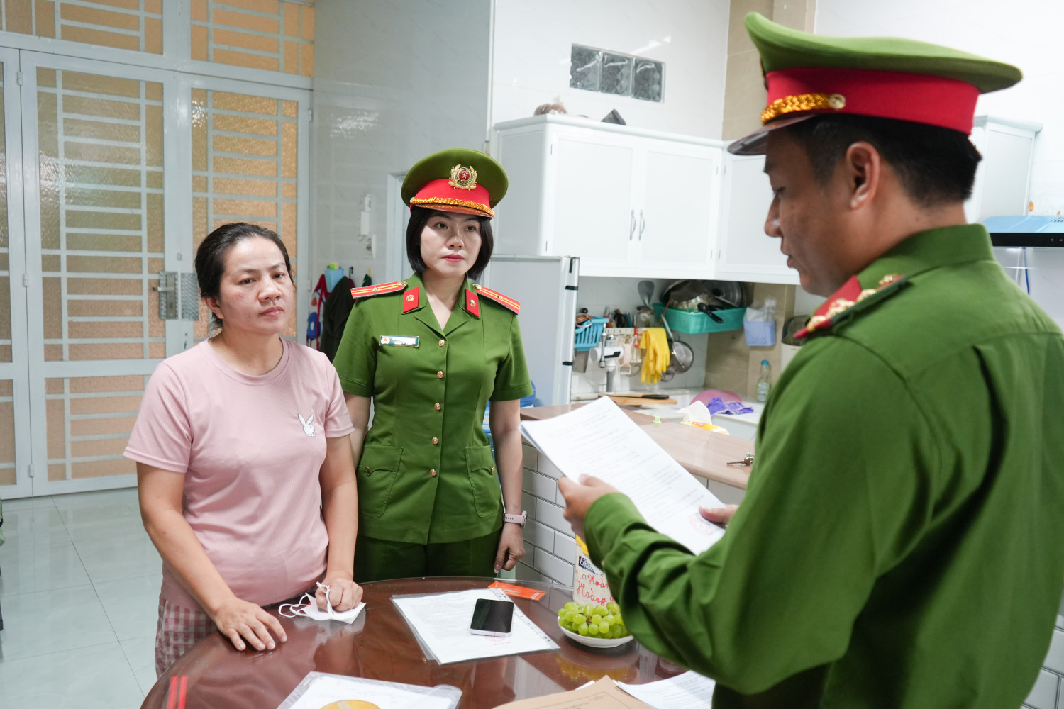 Khởi tố đối tượng “nổ” quen biết Bộ, ngành Trung ương để lừa đảo