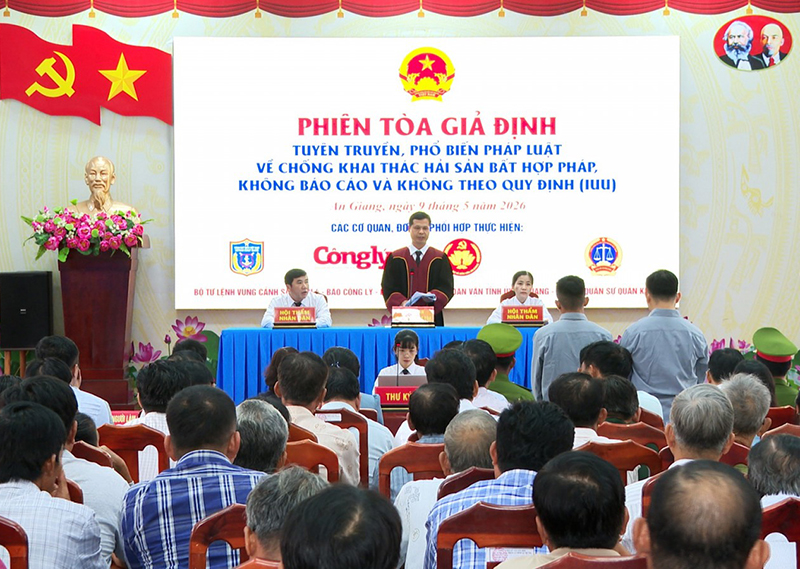 Bộ Tư lệnh Vùng Cảnh sát biển 4 đẩy mạnh tuyên truyền chống khai thác IUU