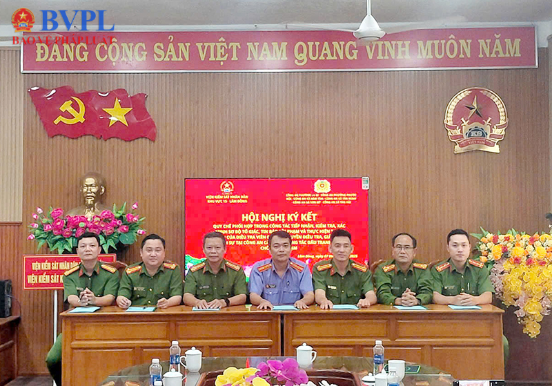 VKSND Khu vực 15 tỉnh Lâm Đồng ký kết quy chế phối hợp với Công an cấp xã