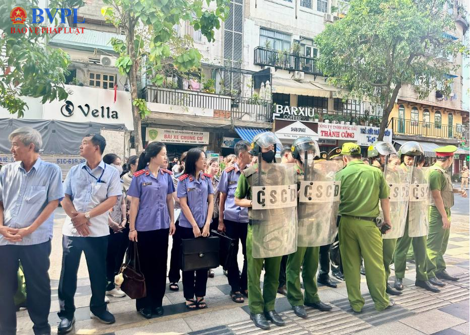 VKSND Khu vực 1 TP Hồ Chí Minh kiểm sát việc cưỡng chế giao tài sản