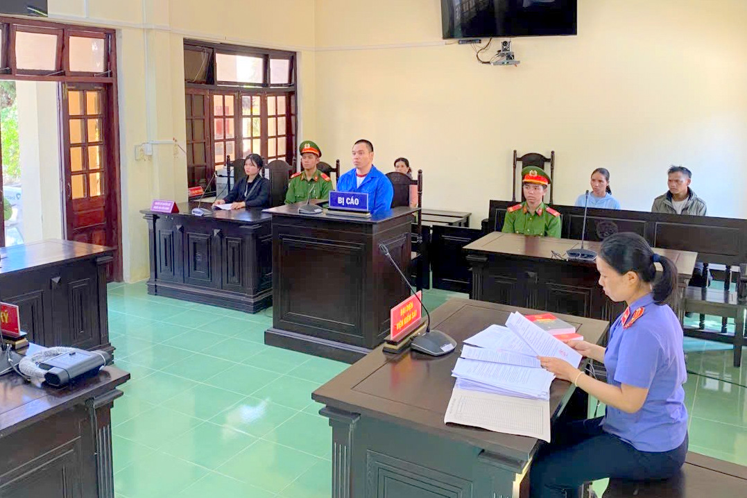 Rủ bạn gái quen trên mạng đi chơi rồi cướp điện thoại, nam thanh niên lãnh án