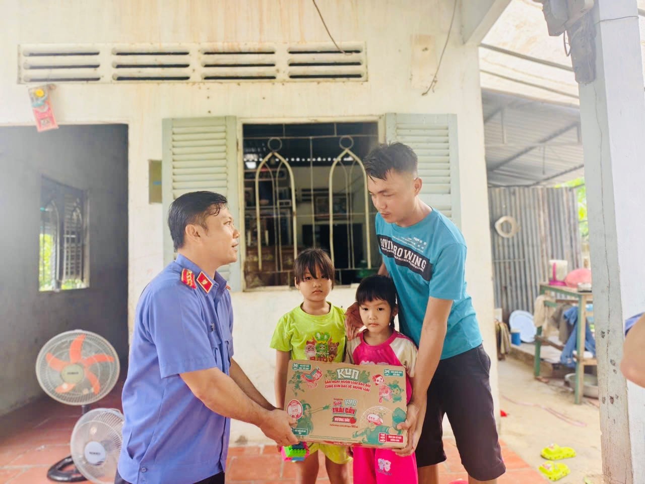 VKSND Khu vực 4,TP Cần Thơ kiến nghị cấp Giấy khai sinh cho 2 trẻ em