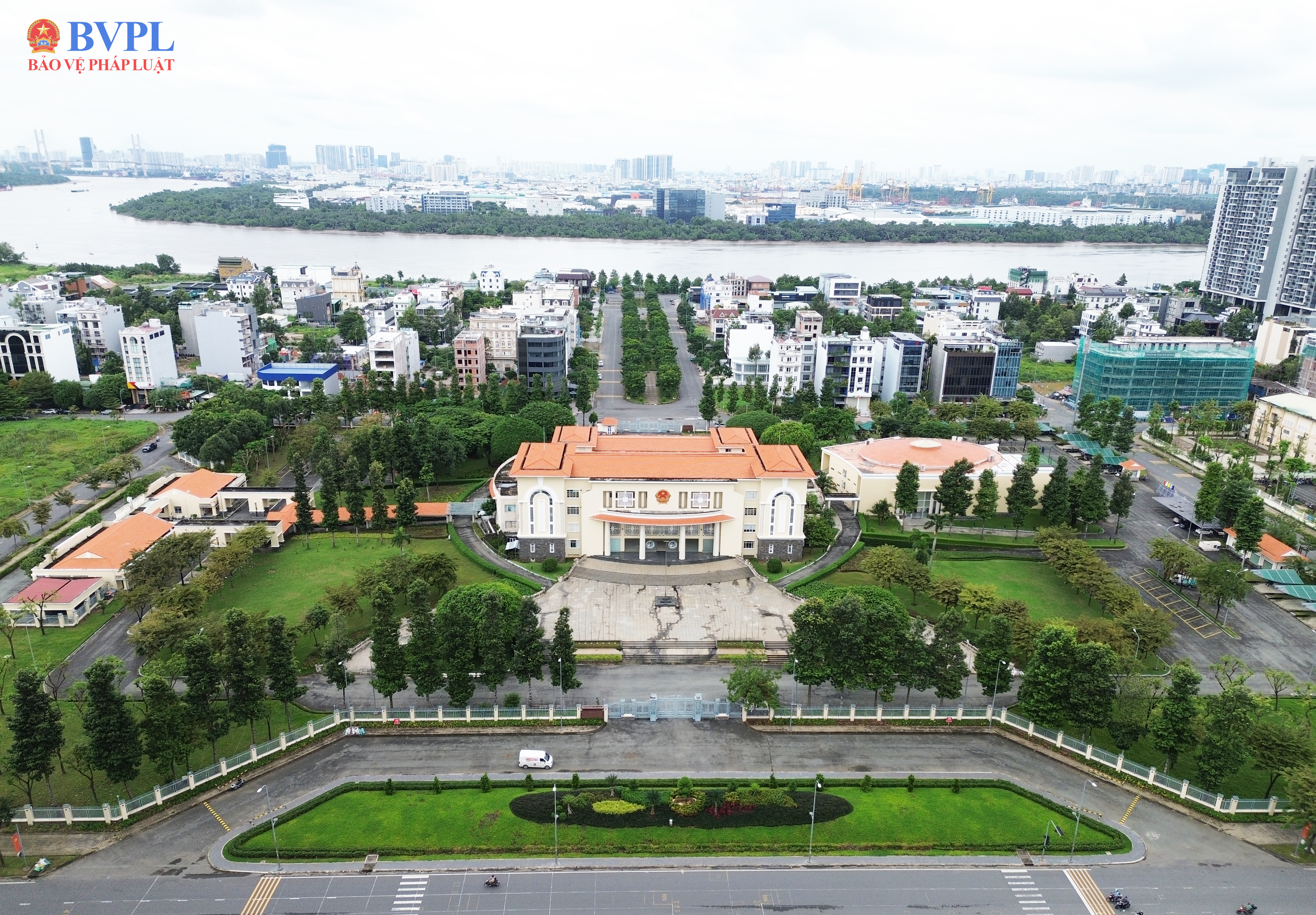 Quyết liệt xử lý nhà đất đôi dư sau sắp xếp đơn vị hành chính