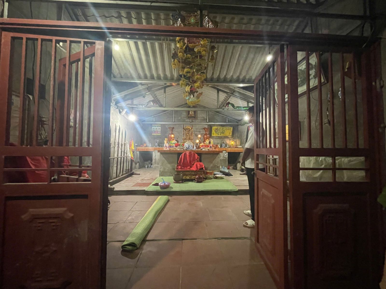 Phê chuẩn gia hạn tạm giữ đối tượng lợi dụng giải bùa để hiếp dâm thiếu nữ