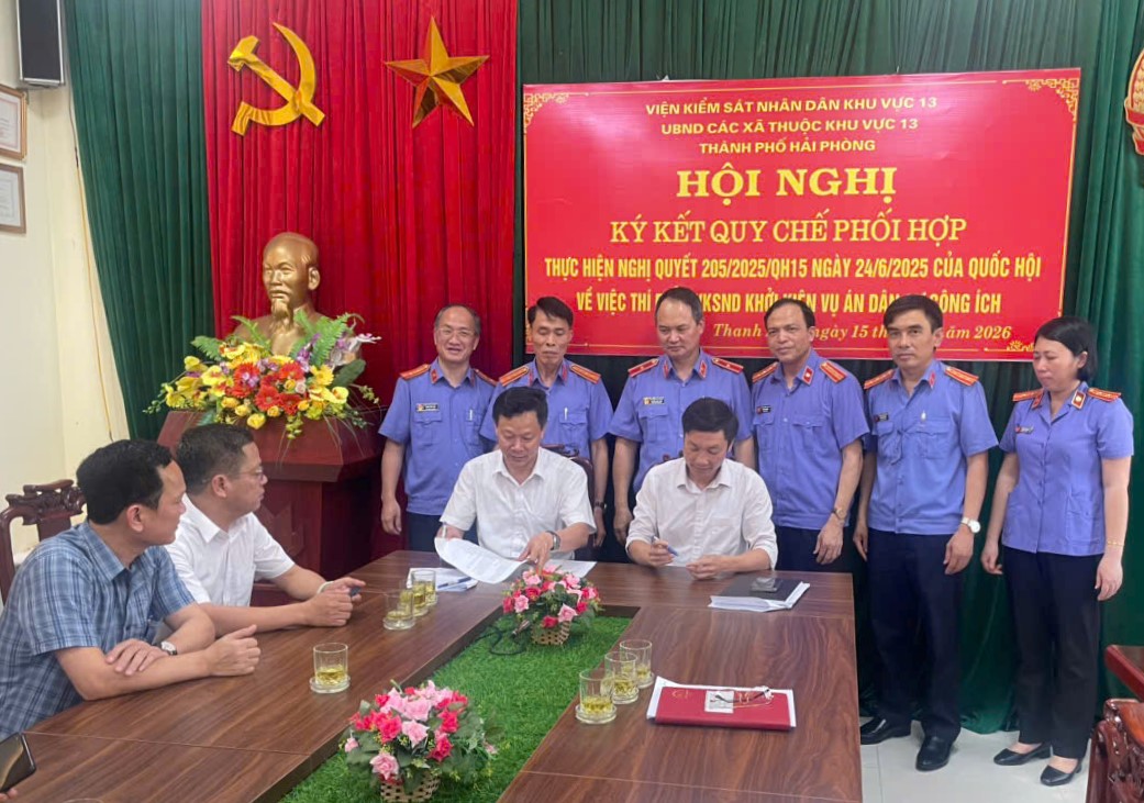 VKSND khu vực 13, TP Hải Phòng ký quy chế phối hợp với UBND các xã bảo vệ lợi ích công