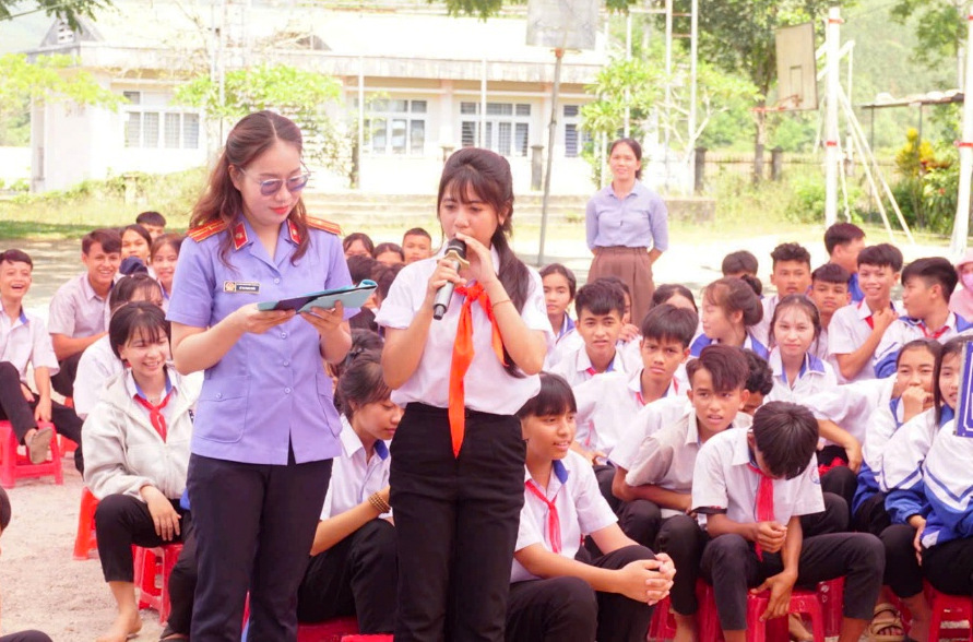 VKSND khu vực 6, tỉnh Quảng Ngãi tuyên truyền pháp luật cho học sinh