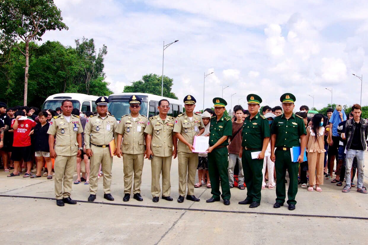 Tây Ninh tiếp nhận 127 công dân Việt Nam bị Campuchia trục xuất