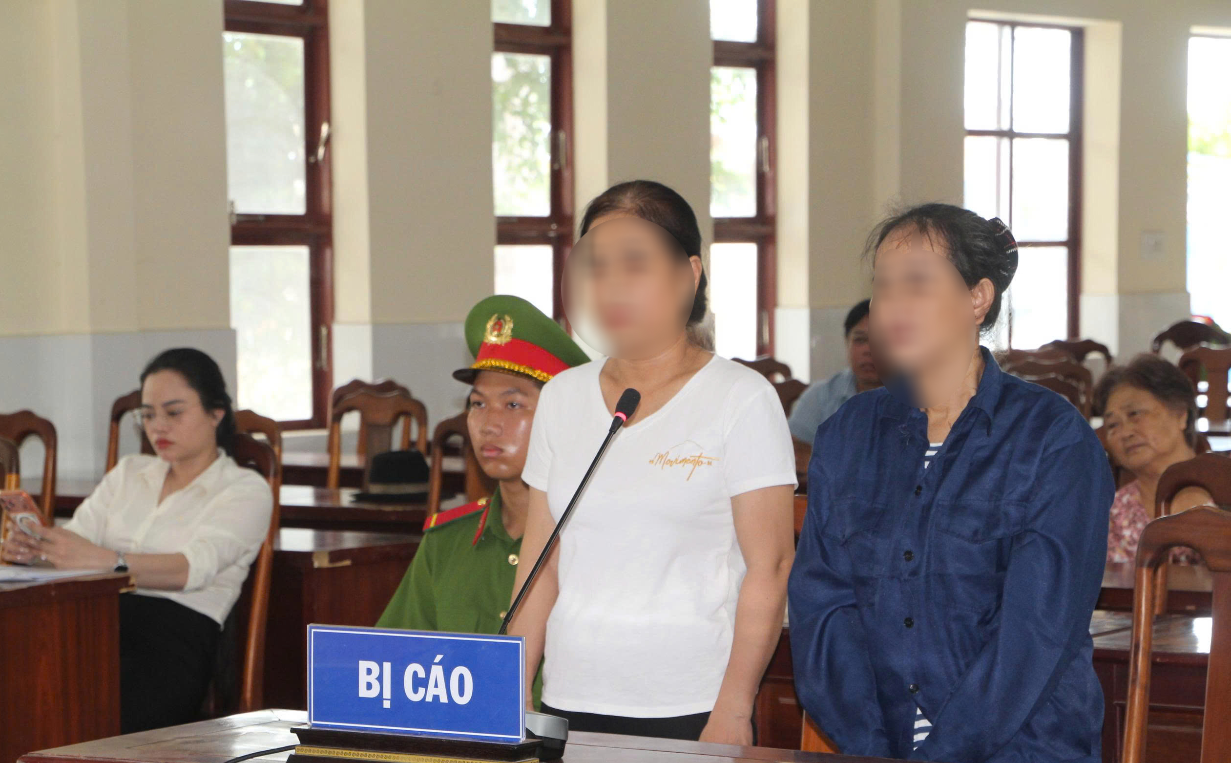 Xét xử lưu động vụ “Tổ chức cho người khác xuất cảnh trái phép”